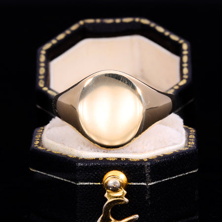 The Vintage 1964 9ct Gold Oval 7.11g Signet Ring