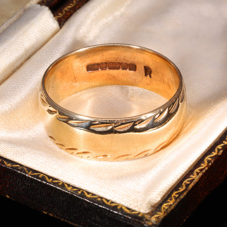 The Vintage 1975 Patterned 9ct Gold Wedding Ring