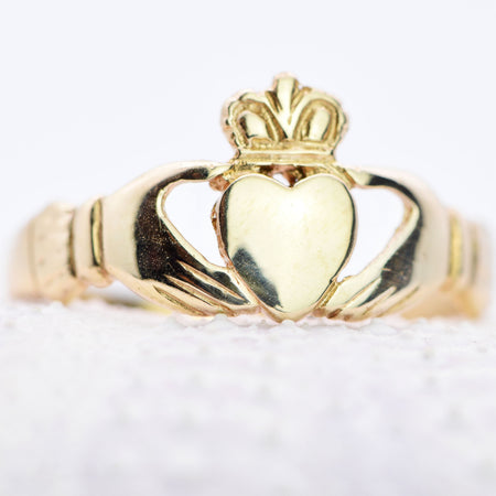 The Vintage Gold Claddagh Ring - Antique Jewellers