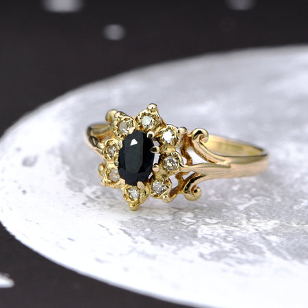 The Vintage Sapphire and Diamond Gold Ring - Antique Jewellers