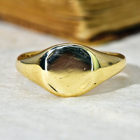 The Vintage 1973 Signet Ring - Antique Jewellers