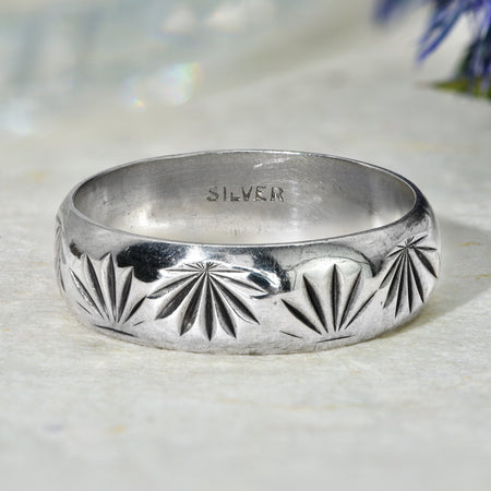 The Contemporary Palm Leaf Light Wedding Ring - Antique Jewellers