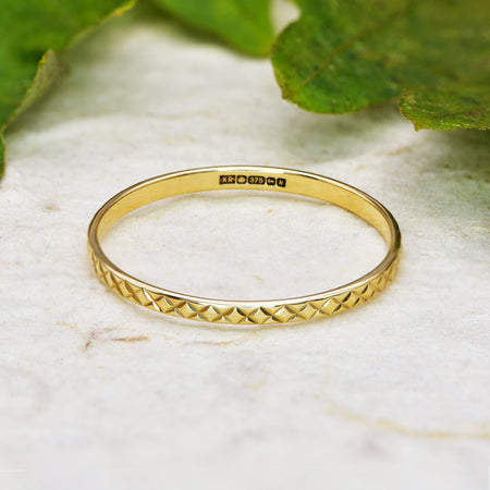 The Vintage 1987 Patterned 9ct Gold Wedding Ring - Antique Jewellers