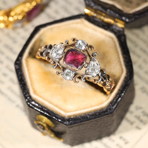 The Ultimate Guide to Gifting Antique Jewellery This Christmas