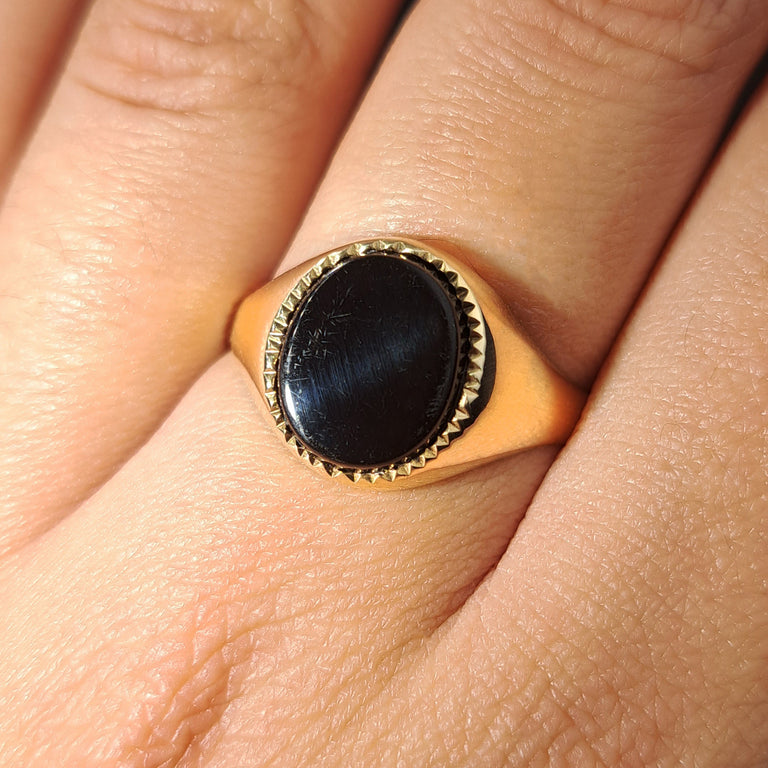 The Vintage Onyx Classic Signet Ring