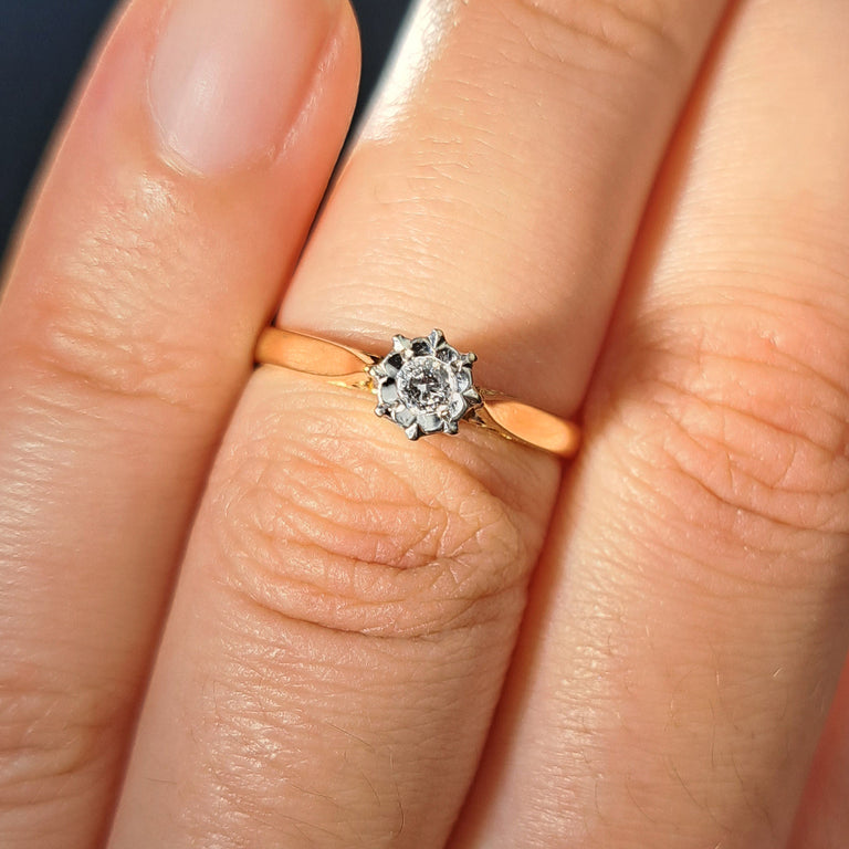 The Vintage 1985 Illusion Set Diamond Flower Ring