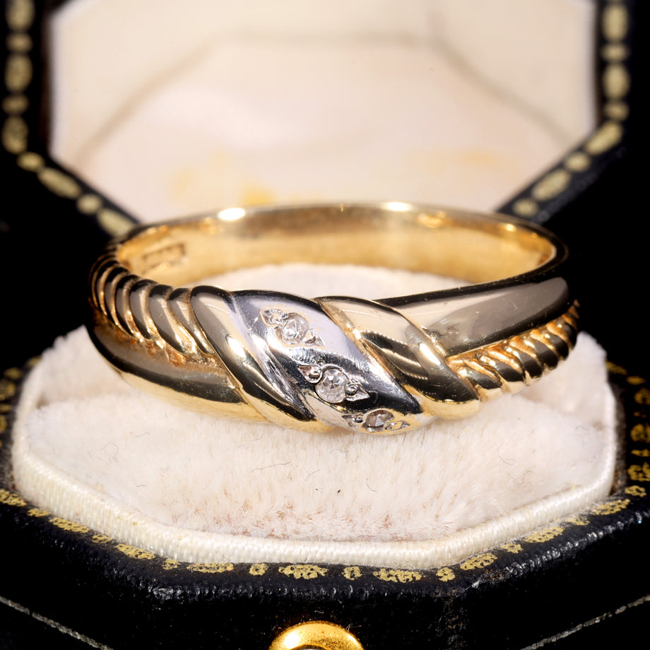 The Vintage 1995 Two Tone Single Cut Diamond Wave Ring
