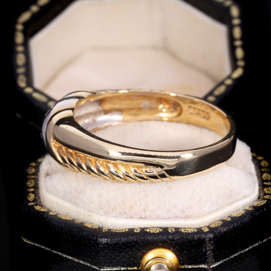 The Vintage 1995 Two Tone Single Cut Diamond Wave Ring