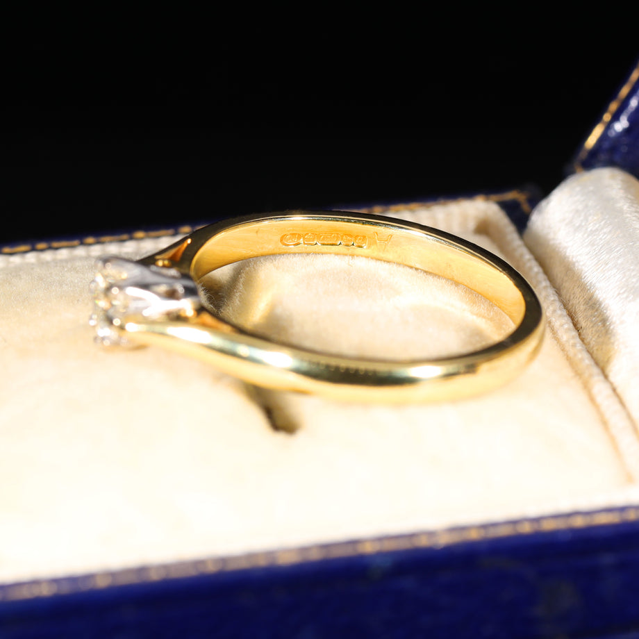 The Vintage 1990 Brilliant Cut Diamond Elegant Ring