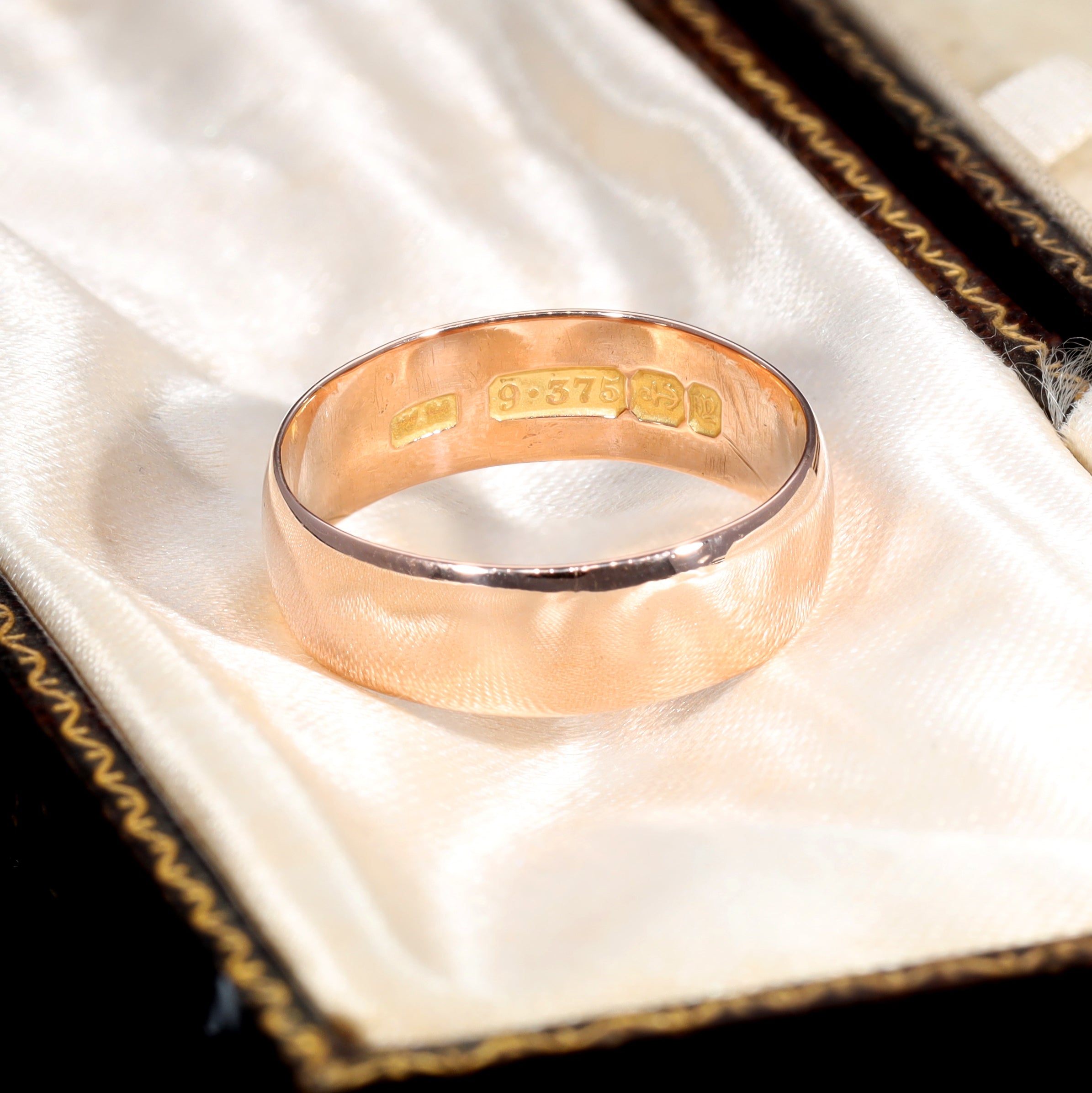 The Antique Victorian 1898 9ct Rose Gold Wedding Ring - Antique Jewellers