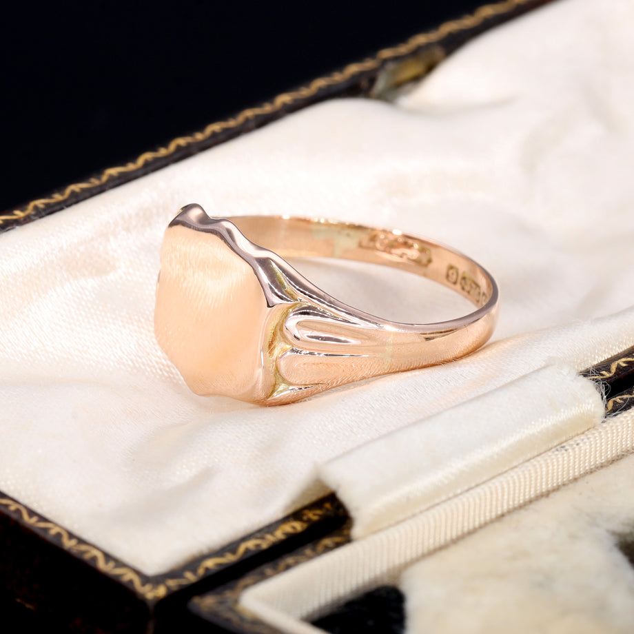 The Antique 1916 9ct Gold Shield Signet Ring - Antique Jewellers