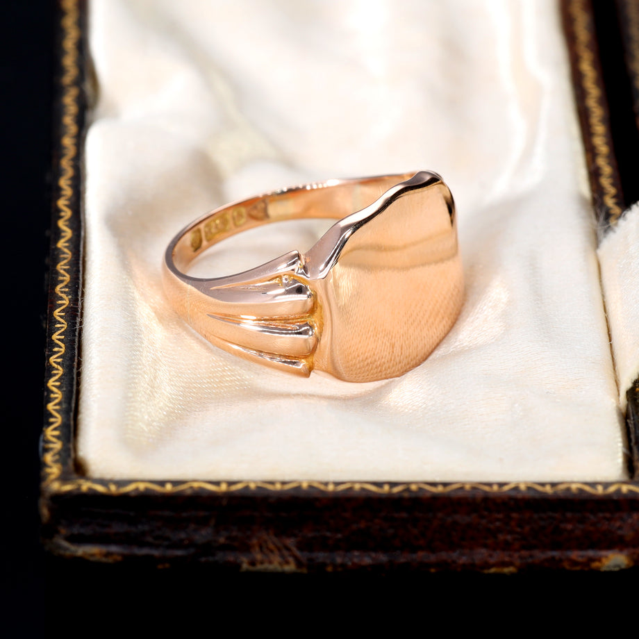 The Antique 1915 9ct Gold Shield Signet Ring - Antique Jewellers