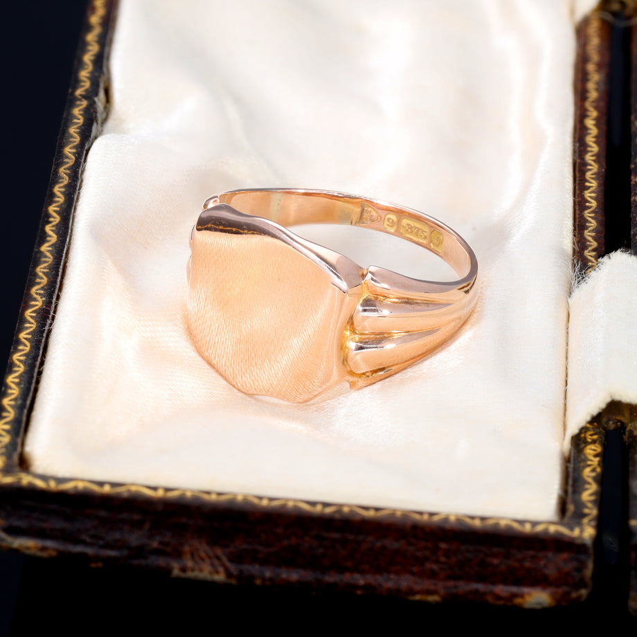 The Antique 1915 9ct Gold Shield Signet Ring - Antique Jewellers