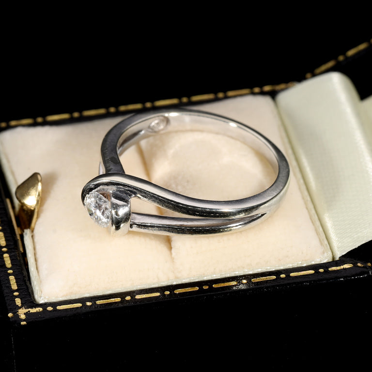 The Contemporary Light Solitaire Diamond Twist Ring