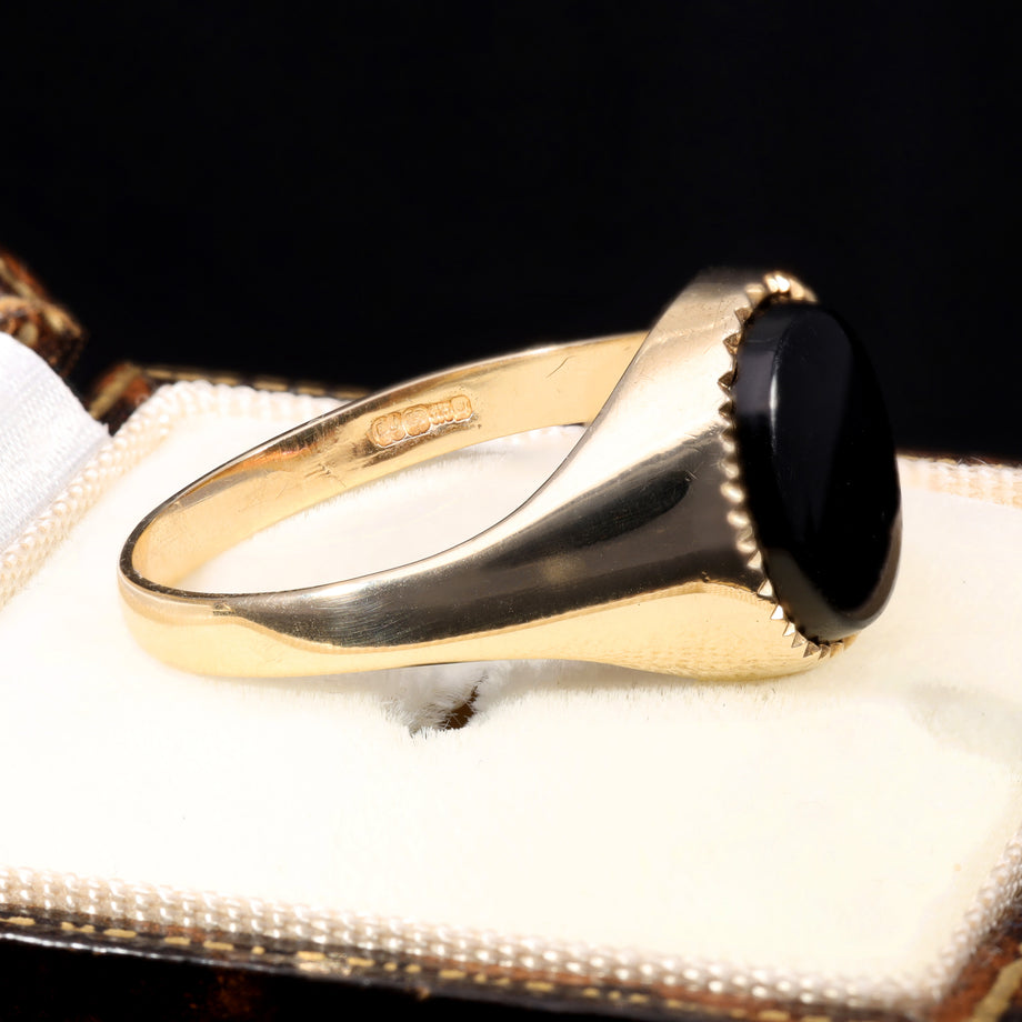 The Vintage Onyx Classic Signet Ring