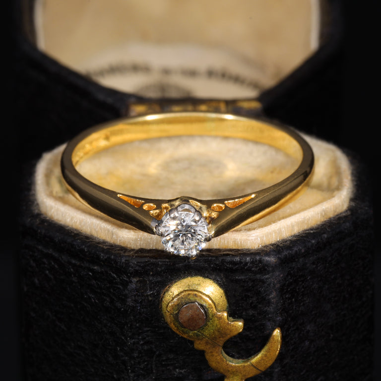 The Vintage 1989 Brilliant Cut Diamond Solitaire Dainty Ring