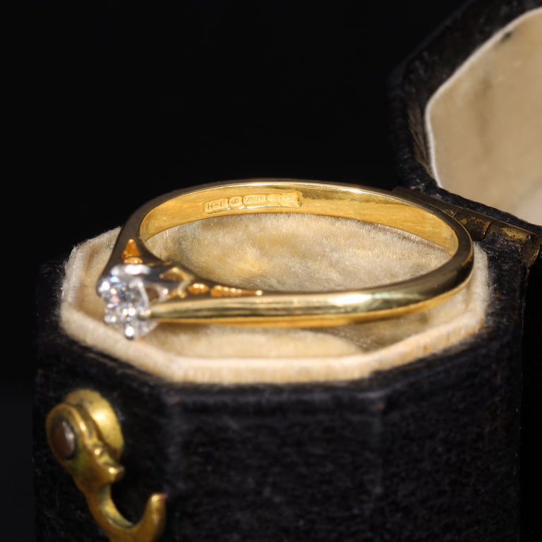 The Vintage 1989 Brilliant Cut Diamond Solitaire Dainty Ring