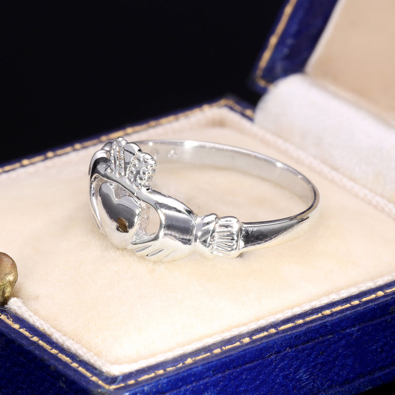 The Vintage 9ct White Gold Claddagh Ring