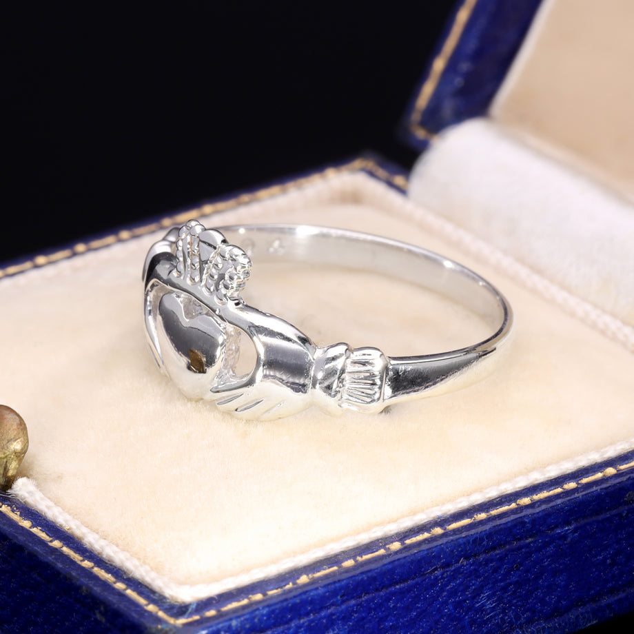 The Vintage 9ct White Gold Claddagh Ring