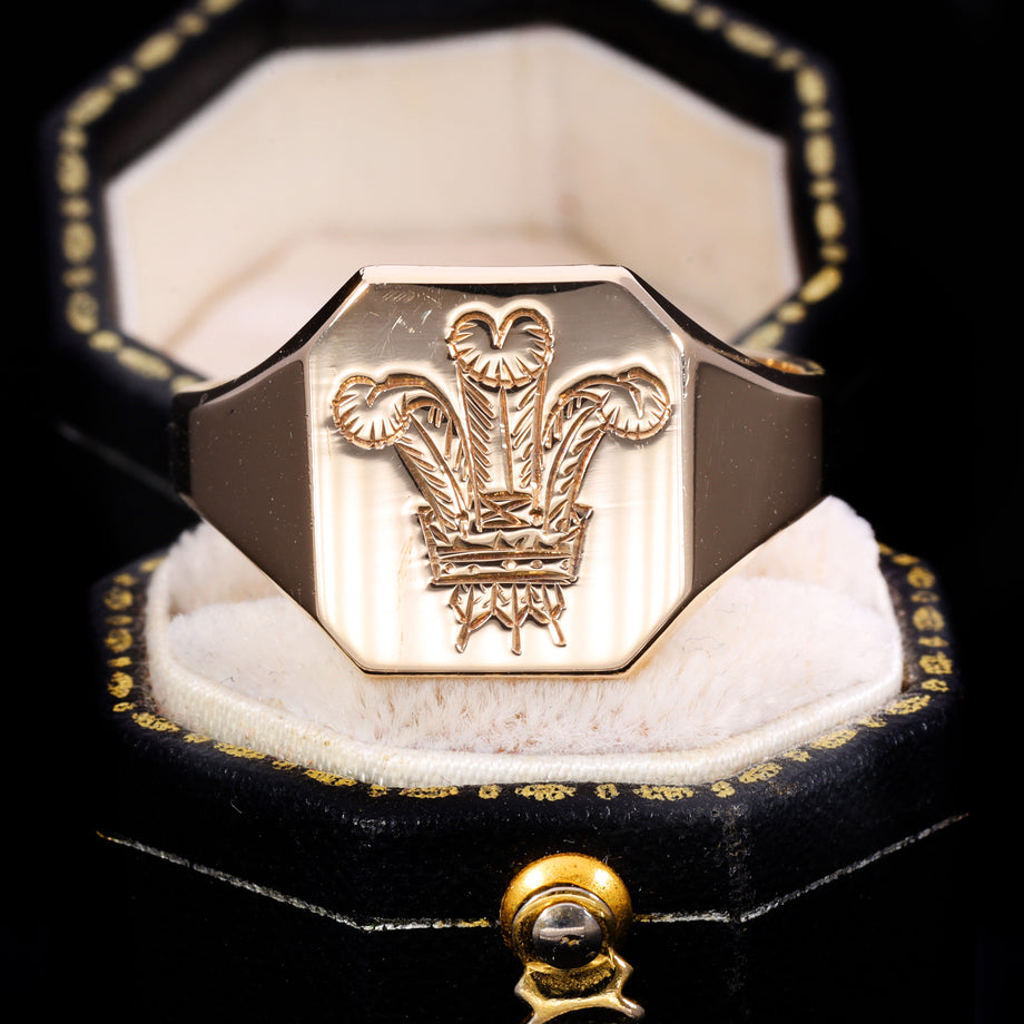 The Vintage 9ct Gold Fleur De Lis Signet Ring