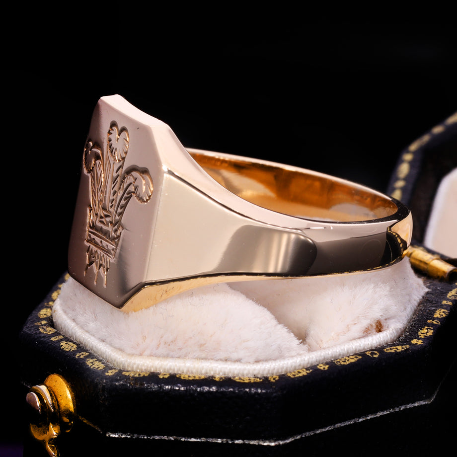 The Vintage 9ct Gold Fleur De Lis Signet Ring