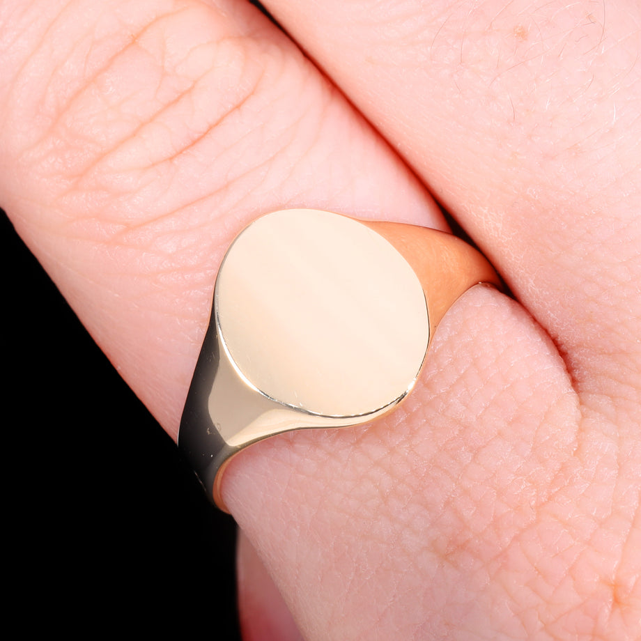 The Vintage 9ct Gold Plain Oval Signet Ring