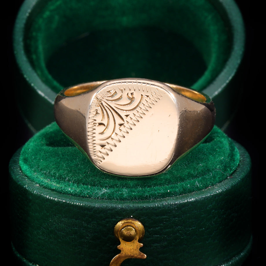 The Vintage 9ct Gold Square Pattern Signet Ring