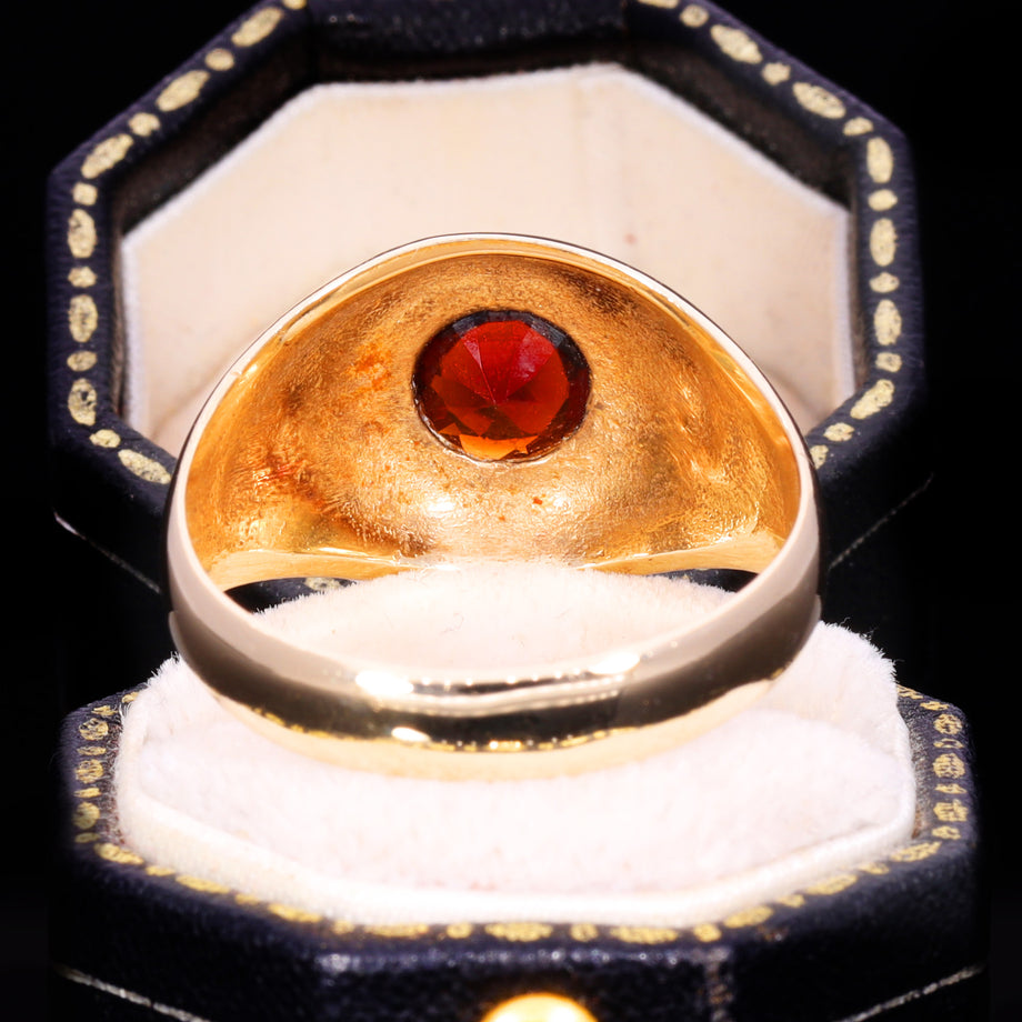 The Vintage 1976 Star Set Garnet Bombe Ring