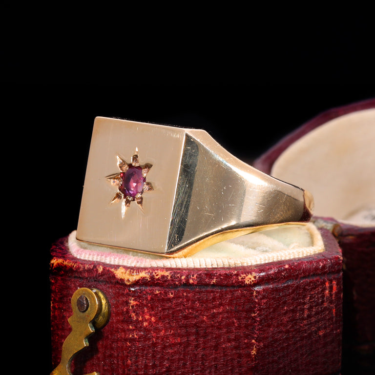 The Vintage 1996 9ct Gold Star Set Garnet Ring