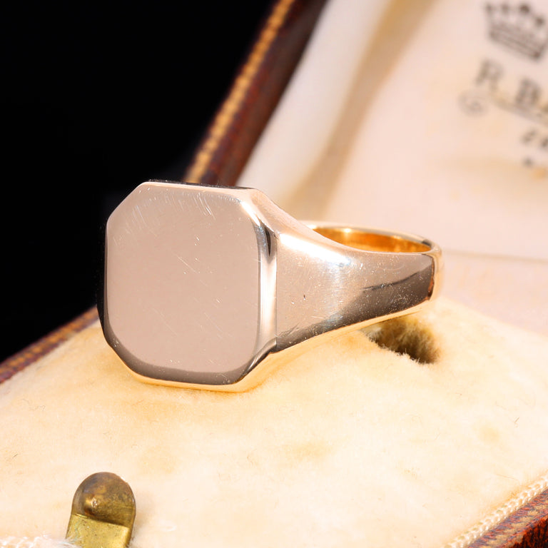 The Vintage 1993 9ct Gold 6.52g Square Signet Ring
