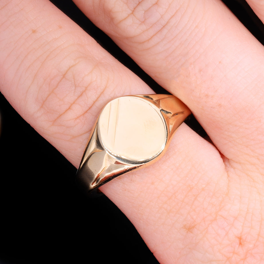 The Vintage 1964 9ct Gold 10.73g Signet Ring