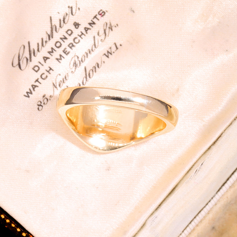 The Vintage 1964 9ct Gold 10.73g Signet Ring