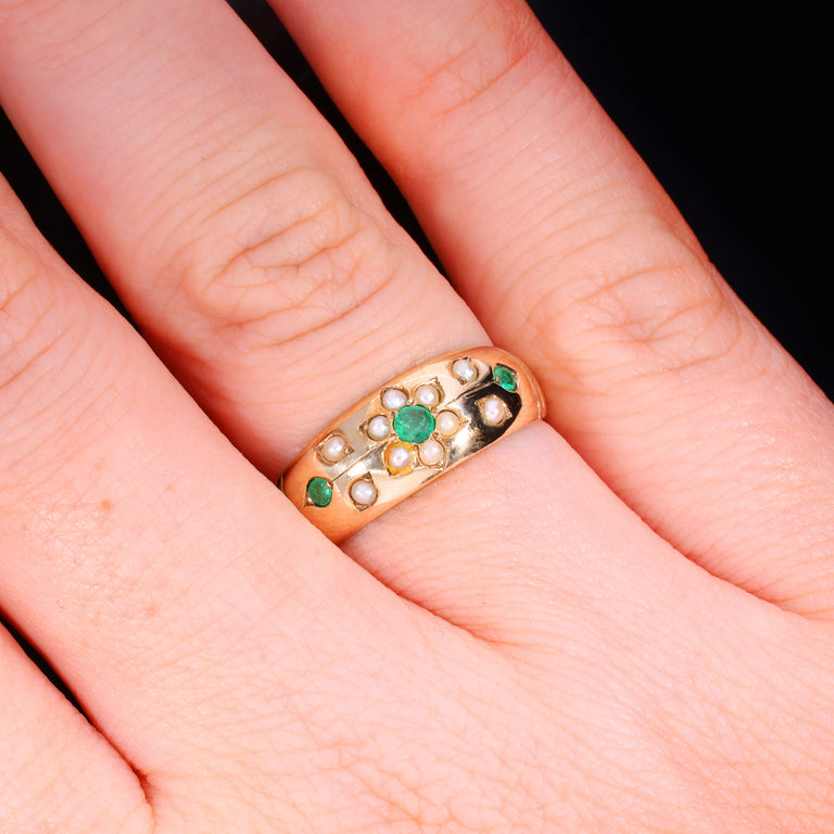 The Vintage 1983 Emerald And Pearl Floral Ring