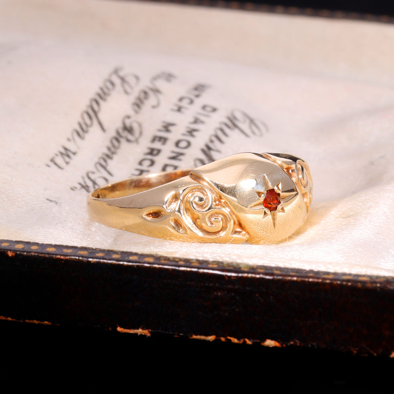 The Vintage 1979 Garnet Scroll Ring