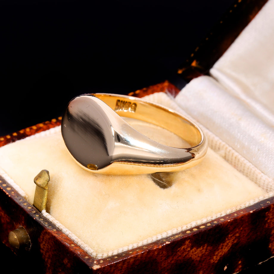 The Vintage 1994 9ct Gold Oval 6.70g Signet Ring
