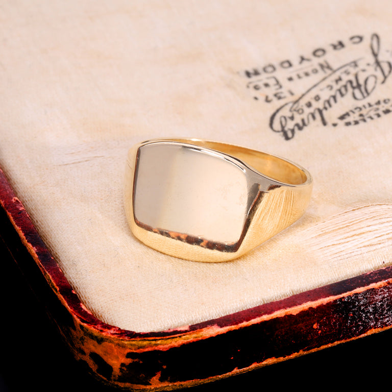 The Vintage 9ct Gold 4.69g Classic Signet Ring
