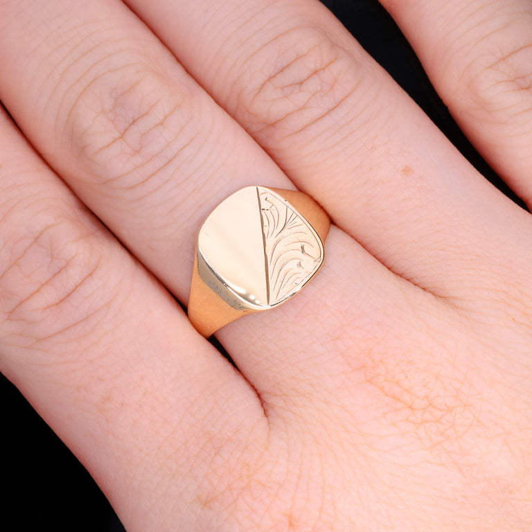The Vintage 9ct Gold Square Diagonal Pattern Signet Ring