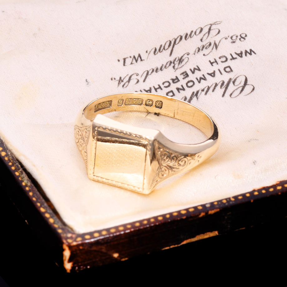 The Vintage 1952 9ct Gold Square Foliate Shoulder Signet Ring