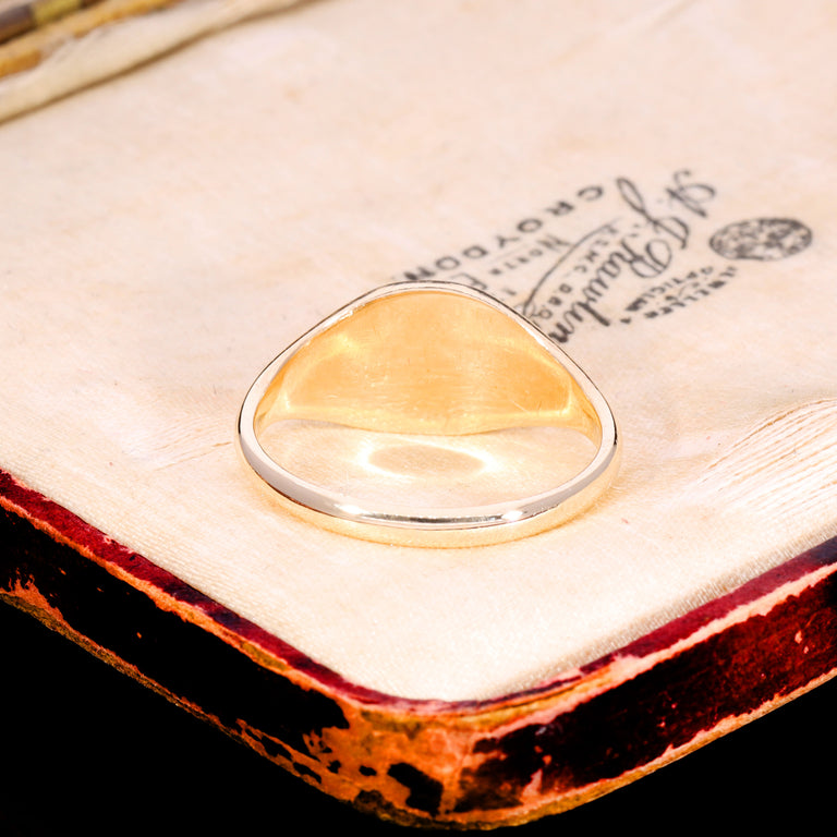 The Vintage 1966 9ct Gold Lined Shoulder Signet Ring