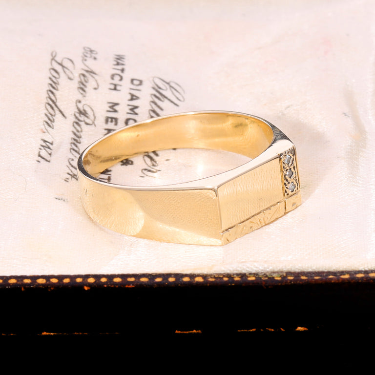 The Vintage 1994 9ct Gold Rectangle Diamond Signet Ring