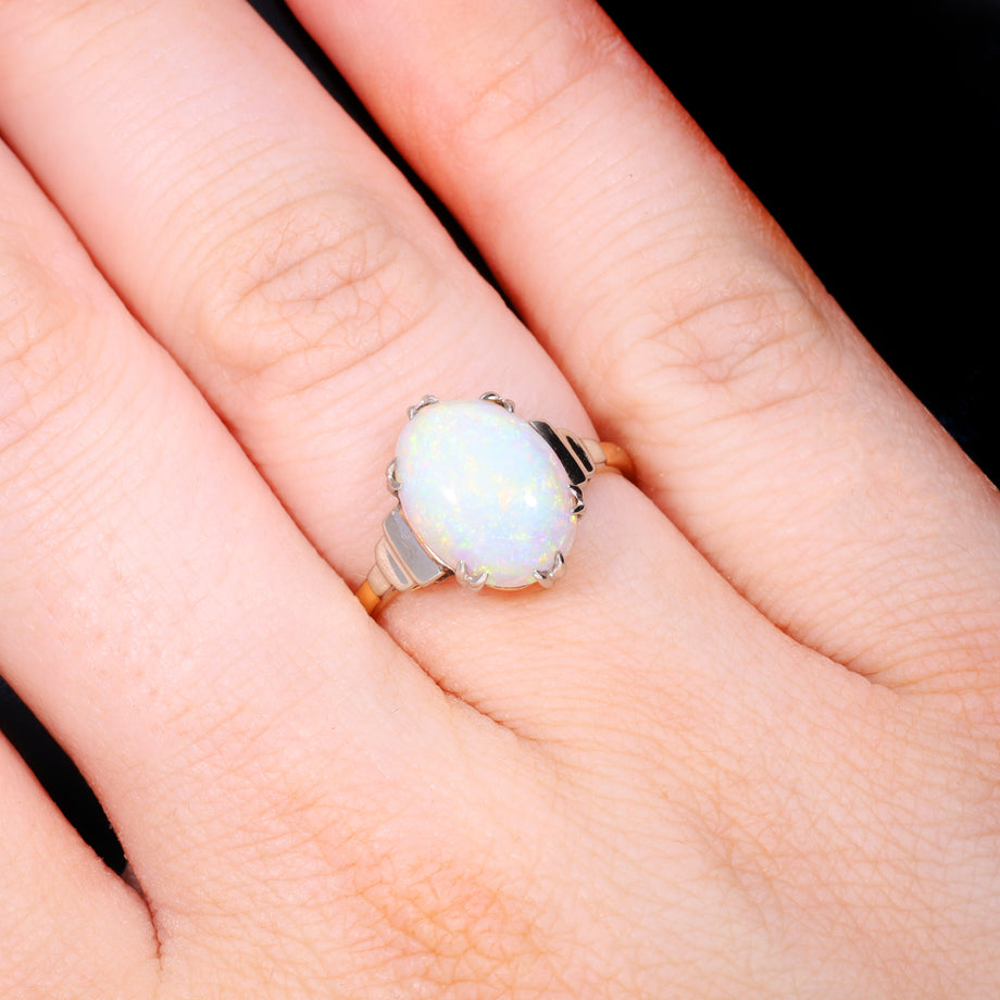 The Vintage 22ct Gold Stepped Shoulder Opal Ring