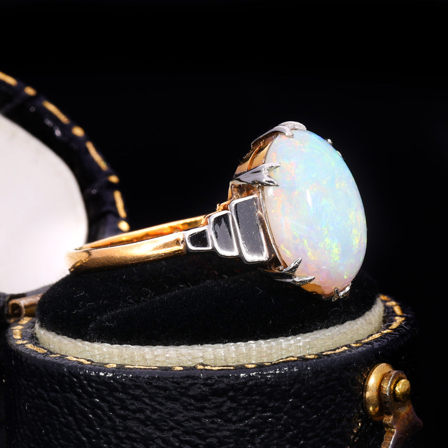 The Vintage 22ct Gold Stepped Shoulder Opal Ring