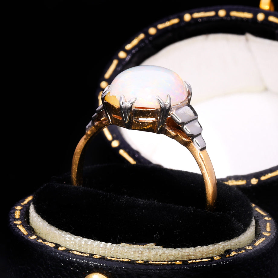 The Vintage 22ct Gold Stepped Shoulder Opal Ring