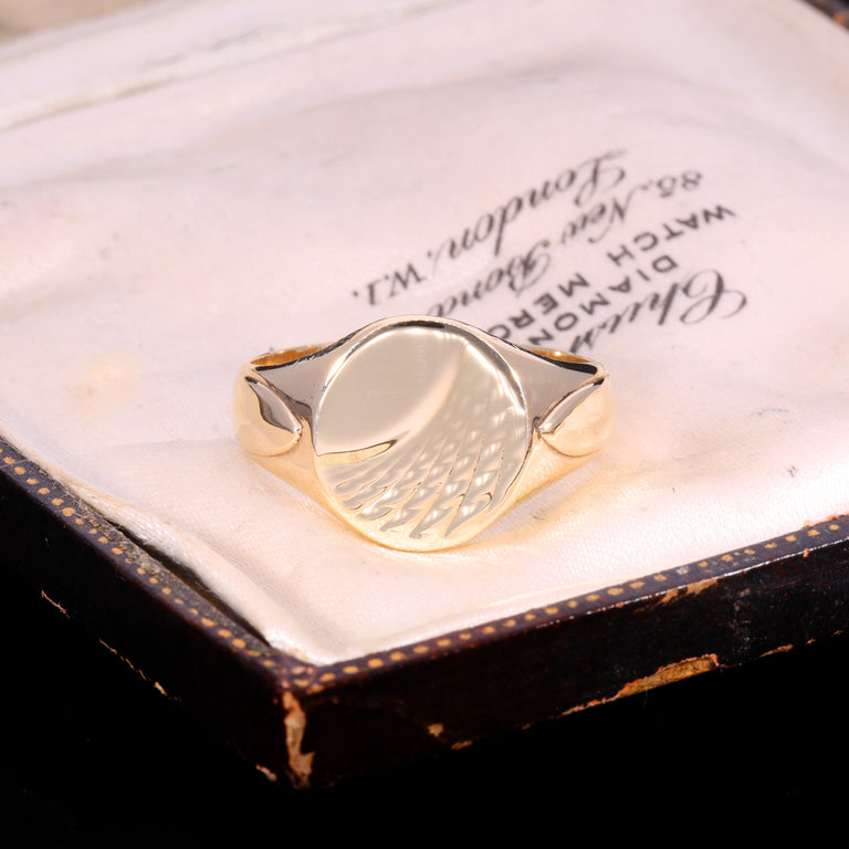 The Vintage 1978 9ct Gold Swirl Pattern Signet Ring