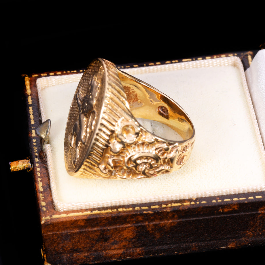 The Vintage 10.29g 9ct Gold Rampant Lion Patterned Signet Ring