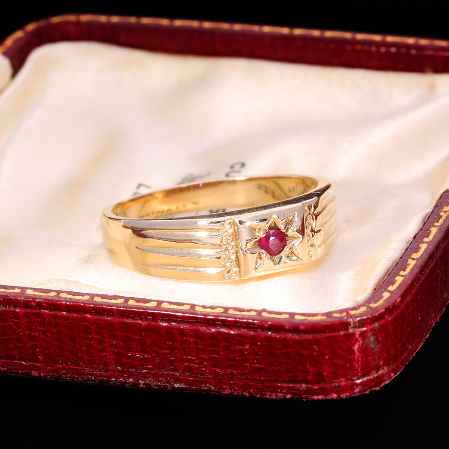 The Vintage 9ct Gold Star Set Ruby Patterned Ring