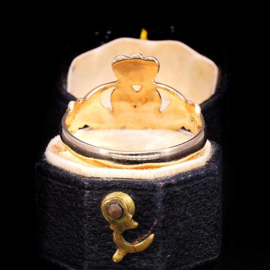 The Vintage 2.63g 9ct Gold Irish Claddagh Ring