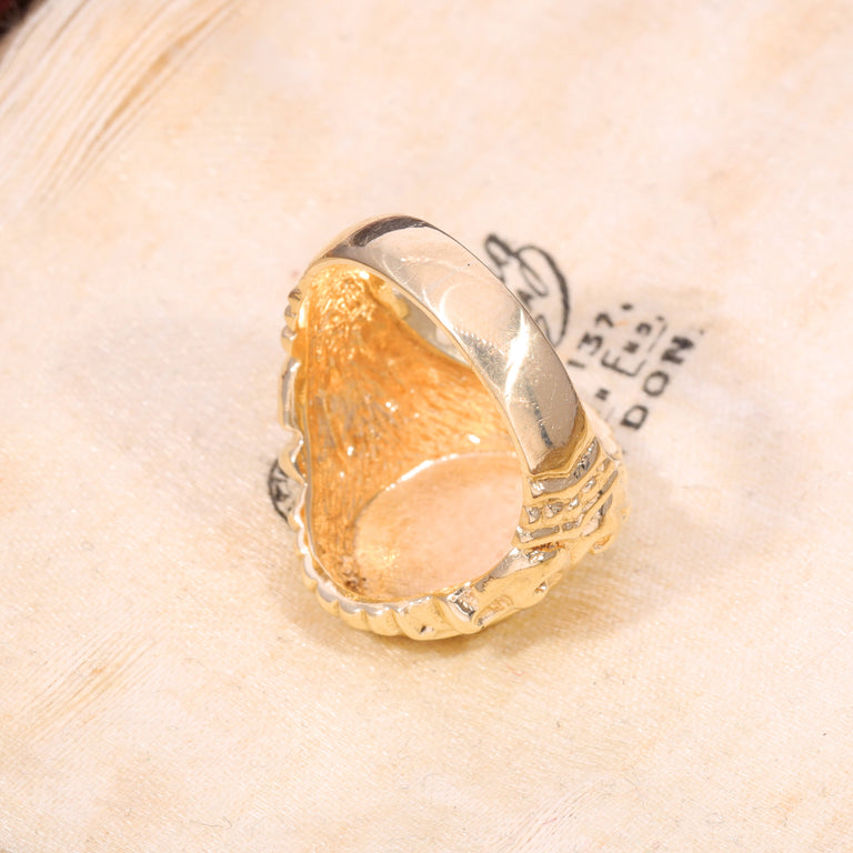 The Vintage 1953 9ct Gold Scrolled Shoulder Signet Ring