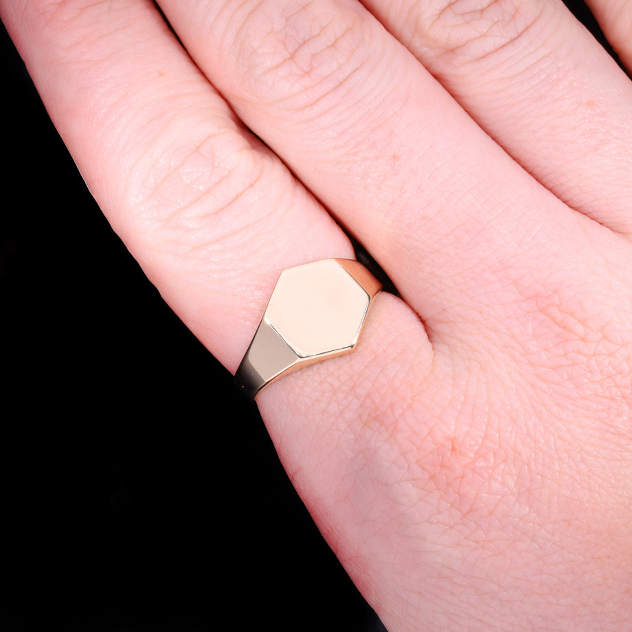 The Vintage 1987 9ct Gold Hexagonal Signet Ring