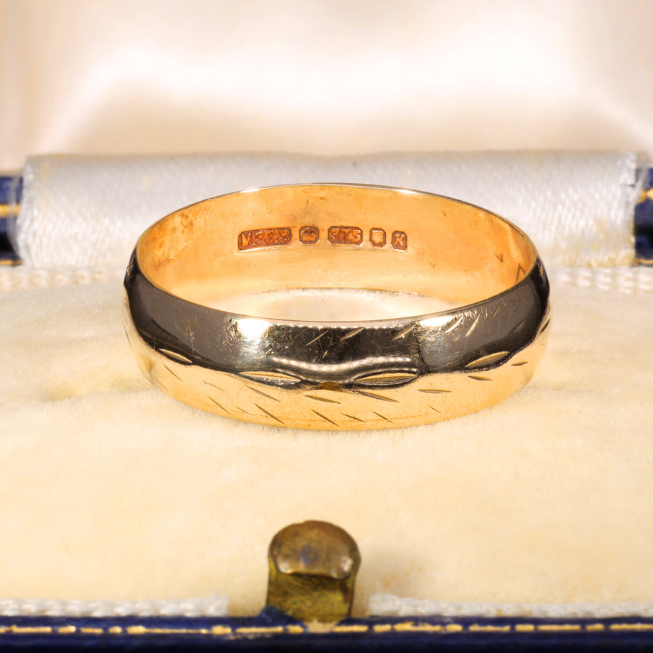 The Vintage 1984 9ct Gold Feather Detailed Wedding Ring